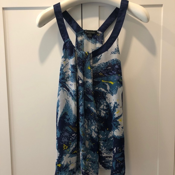 Women’s top - Picture 2 of 7